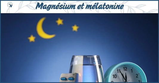Des compléménts de magnésium et de mélatonine, posés sur un fond étoilé symbolisant leur synergie pour un sommeil réparateur