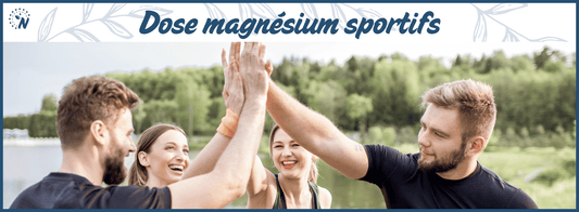 4 sportifs se tapant dans la main.